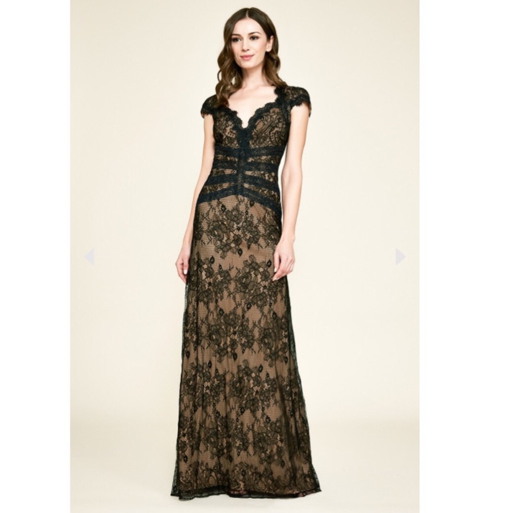 New Tadashi Shoji Lace Gown